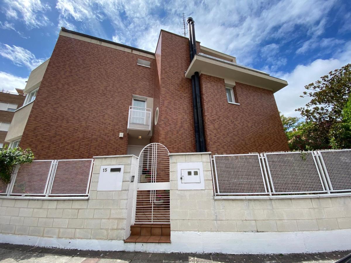 Casa Chalet Jardin Particular Ideal Grupos Y Familias Baranain Bagian luar foto