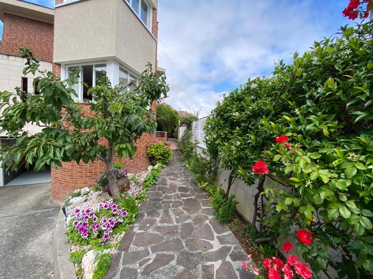 Casa Chalet Jardin Particular Ideal Grupos Y Familias Baranain Bagian luar foto